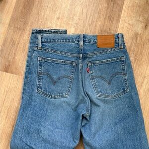 Women’s Levi’s Wedgie Size 25